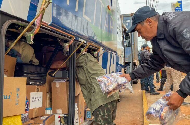 Imagem de compartilhamento para o artigo MS envia insumos e equipe especializada para auxiliar no resgate de animais no RS da MS Todo dia